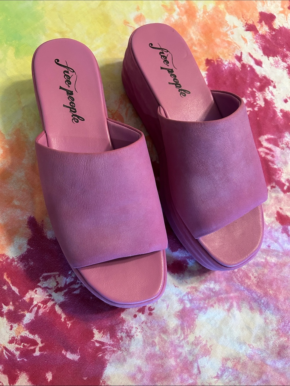 Free People platform slides size 40